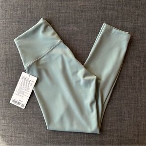 NWT Lululemon Wunder Train Contour Fit High-Rise Tight 25"
Misty Glade, size 8